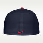 Gorra universitaria Nike Dri-FIT ajustada para hombre UConn