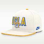 Gorra universitaria Nike Dri-FIT ajustable para hombre UCLA Legacy Letter & Mascot Pro