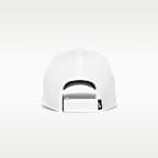 Gorra Swoosh estructurada Nike Dri-FIT Club