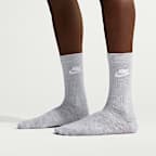 Nike Sportswear Everyday Essential 中筒襪 (3 雙)