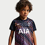 Trzyczęściowy strój do piłki nożnej dla małych dzieci Nike Tottenham Hotspur Stadium 2026 (wersja wyjazdowa) – replika