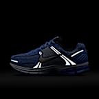 Nike Zoom Vomero 5 Women's Shoes with Reflective Design Accents