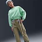 Nike Sportswear Club Fleece Girls' Boxy Crew-Neck Sweatshirt