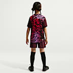 Playera de fútbol de manga corta Dri-FIT Nike United Academy para niña talla grande