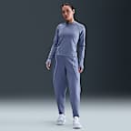Nike Universa Dri-FIT Dar Kapüşonlu Uzun Kollu Kadın Üstü