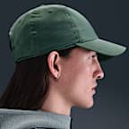 Nike Dri-FIT Club Unstructured Metal Swoosh Cap