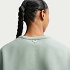 Nike 24.7 ImpossiblySoft Dri-FIT oversized damestop met ronde hals