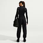 Joggers de tejido Fleece Therma-FIT de tiro medio para mujer Nike One