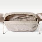 Nike Aura Cross-Body Bag (2L)