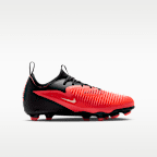 Nike Jr. Phantom 6 Low Academy Older Kids' Multi-Ground Football Boots
