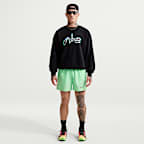 เสื้อวอร์มวิ่งผ้าเฟรนช์เทรีมีกราฟิกสำหรับผู้ชาย Dri-FIT Nike Miler