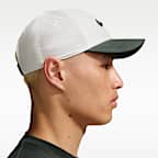 Gorra Swoosh con estructura Nike Dri-FIT Club