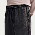 Pants con efecto lavado de tiro alto oversized con puño para mujer Nike Studio Fleece Medium Weight
