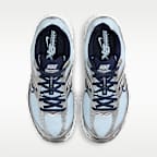 Tenis con detalles reflejantes para mujer Nike Air Max Moto 2K