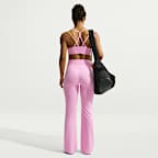 Leggings acampanados de tiro alto sin costura delantera para mujer Nike Zenvy