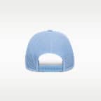 Gorra Swoosh con estructura Nike Dri-FIT ADV Club