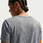 Playera con gráfico Dri-FIT para mujer Nike