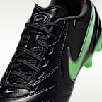 Tacos de fútbol para pasto artificial de corte low Nike Tiempo Ligera Pro