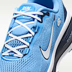 Tenis de correr en pavimento para hombre Nike College Vomero 18 (North Carolina)