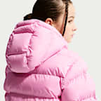Chamarra acolchada Therma-FIT holgada para niños talla grande Nike Sportswear All Day Play