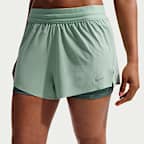 Löparshorts 2-i-1 Nike Swift Dri-FIT med medelhög midja för kvinnor