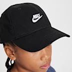 Gorra Futura con visera curva para niños talla pequeña Nike