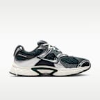 ナイキ V5 RNR ウィメンズシューズ リフレクティブ (再帰反射) アクセント付き