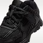 Tenis para bebé e infantil Nike Vomero 5