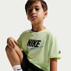 Conjunto de 2 piezas con shorts de French Terry holgados para niños talla pequeña Nike Sportswear In The Zone