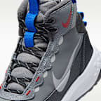 Botas para niños grandes con detalles reflejantes Nike Terrascout
