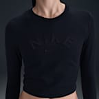 Playera slim cropped para mujer Nike Sportswear Chill Knit