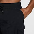 Shorts cargo con forro completo de 18 cm para hombre Nike Swim Voyage