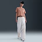 ナイキ スポーツウェア クラブ ウィメンズ ルーズ クロップド Tシャツ