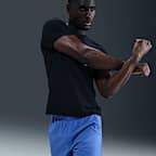 Nike Form vielseitige Dri-FIT Herrenshorts ohne Futter (ca. 23 cm)