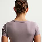 Nike One Fitted 女款 Dri-FIT 短袖短版上衣