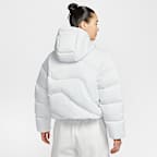 Nike Sportswear Swoosh Series 女款 Therma-FIT 寬版羽絨外套