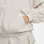 Nike Sportswear Essential Windrunner 女款梭織外套