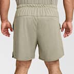 Shorts versátiles Dri-FIT de 18 cm sin forro para hombre Nike Totality