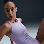 Traje de baño de una sola pieza de altura baja en las piernas y espalda en U Nike Swim HydraStrong para mujer