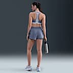 Bra deportivo de media sujeción con almohadillas para mujer Nike Swoosh Front Zip