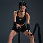 Bra deportivo de escote alto de media sujeción con almohadillas para mujer Nike Swoosh Pocket