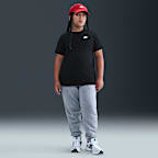 Playera para niños talla grande Nike Sportswear (talla amplia)