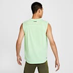 Nike Solar Chase 男款 Dri-FIT 無袖跑步上衣