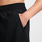 Shorts versátiles Dri-FIT de 18 cm sin forro para hombre Nike Form