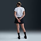 Nike Sportswear Club Women's Short-Sleeve Cropped Graphic T-Shirt