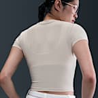 ナイキ スポーツウェア チル ニット ウィメンズ クロップド Tシャツ