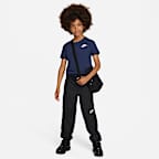 Playera para niños talla pequeña Nike Sportswear