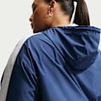 Chamarra con gorro holgada para mujer talla grande UV Nike Sportswear Classic Wovens