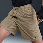Shorts versátiles Dri-FIT de 23 cm sin forro para hombre Nike Form