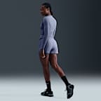 Shorts Dri-FIT 2 en 1 de tiro medio de 8 cm para mujer Nike One